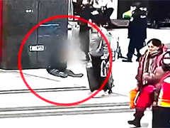 上海 火车站内男孩走失 民警快速寻亲