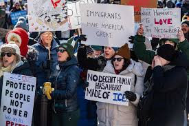 丹麦发生反对美国的抗议活动