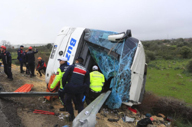 土耳其一客运巴士冲出道路致9人死亡