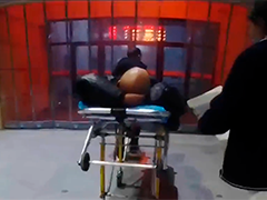 D2377次列车旅客突发疾病 列车临时改道救助