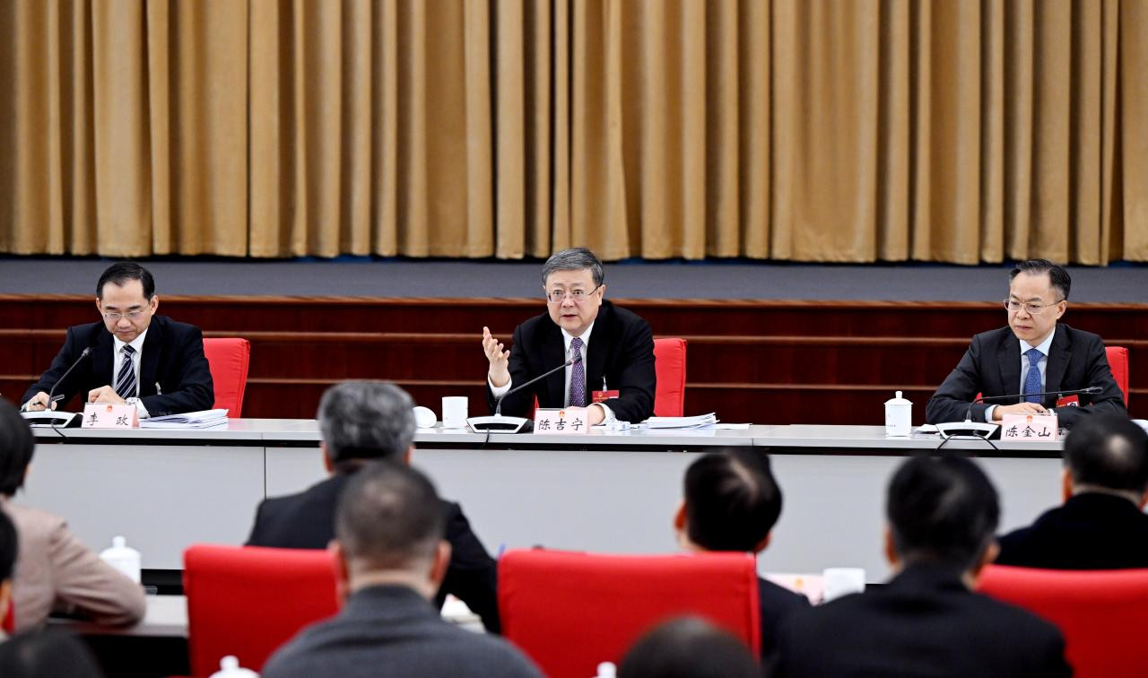 陳吉寧參加浦東新區(qū)代表團審議