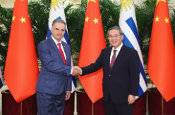 李強會見烏拉圭總統(tǒng)