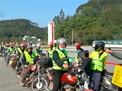 春節(jié)"摩托大軍"啟程返鄉(xiāng)