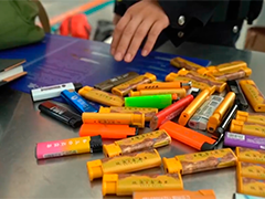 攜帶58個打火機(jī)乘車 男子安檢被攔下