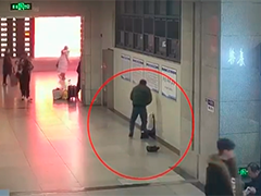 車站遺落五萬元現(xiàn)金 熱心旅客"完璧歸趙"