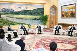 王滬寧會見國共兩黨智庫論壇臺方代表