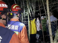 廣西柳州游客被困網(wǎng)紅"野景點(diǎn)"消防連夜搜救