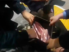 G1372次列車旅客遺落現(xiàn)金 民警和車務(wù)人員幫忙找回