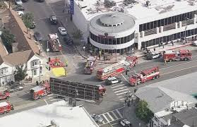 美國洛杉磯一汽車撞入雜貨店致3人死7人傷