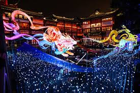 彩色天幕奔马飞驰 张园新春惊艳亮灯