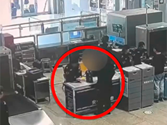 广西桂林 男子携超限充电宝进站被拦截