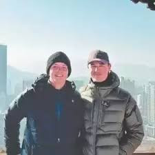 耗时500多天跨越15国 两个法国小伙徒步抵达上海