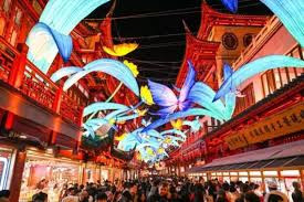 上海年味"顶流"豫园灯会 传统文化激发消费活力