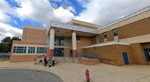 美国马里兰州一高中发生枪击事件 一人中枪