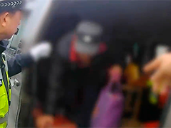 违规载客14人 面包车超载180%被查