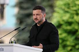 泽连斯基签署总统令修改乌军服役规定 允许60岁以上人员合同制服役