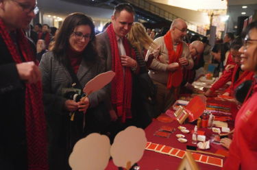 共迎新春 全球多地举办精彩庆祝活动