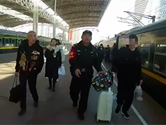 少年轻信骗局离家出走 铁路民警及时劝阻