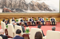 李强同外国专家举行新春座谈会 丁薛祥出席