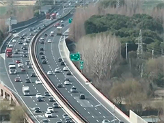 高速公路迎返程车流 上海警方多措并举护航保畅