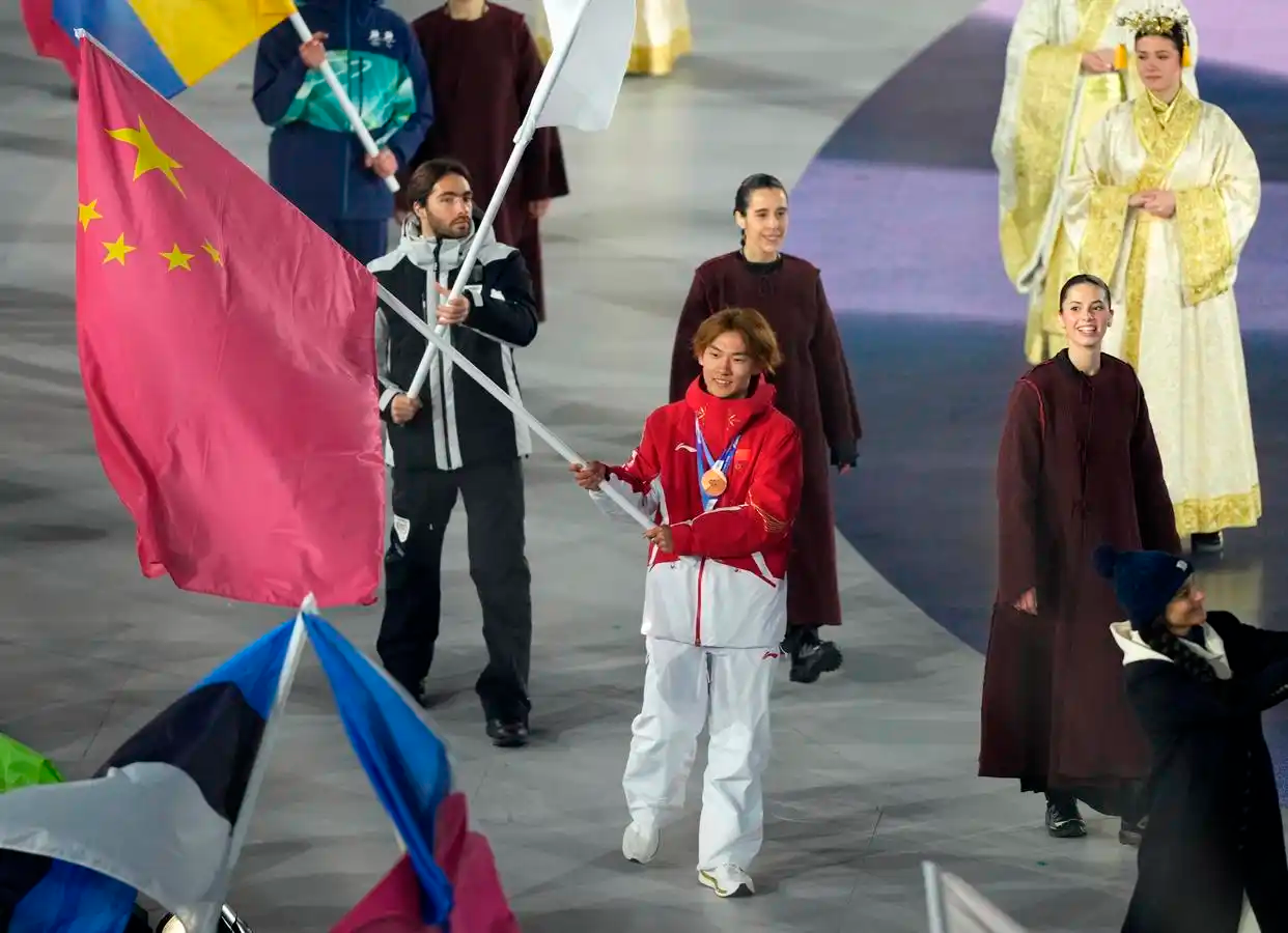 中国体育代表团创境外参加冬奥会历史最好成绩 展现我国冰雪运动蓬勃发展新气象