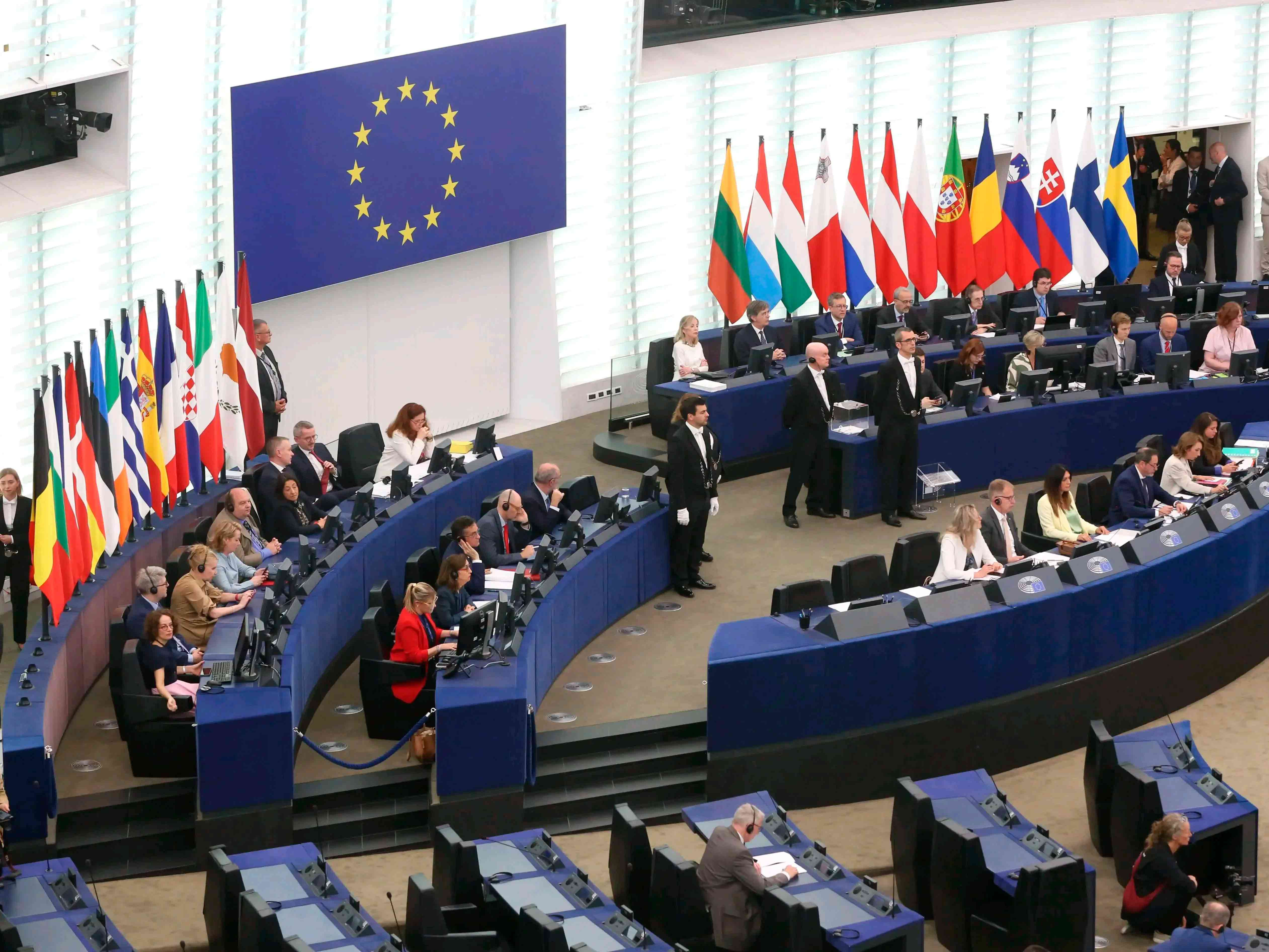 欧盟呼吁就伊朗问题寻求"外交解决方案"