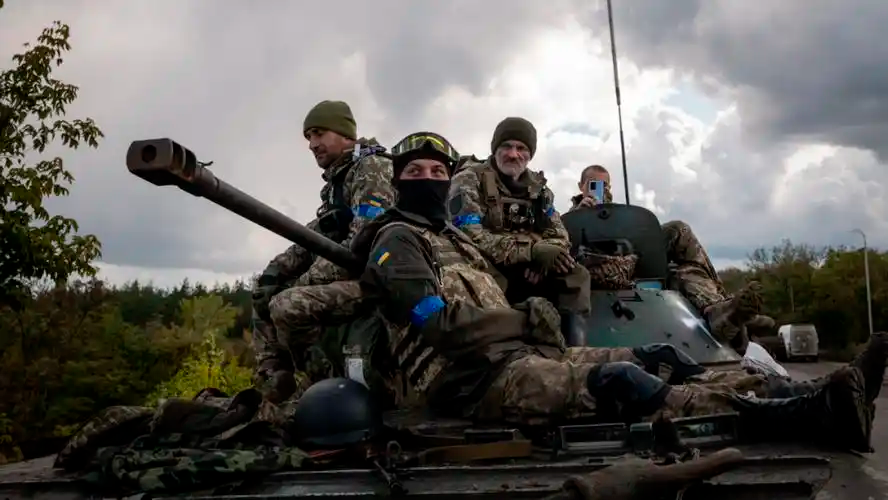 乌媒:2025年俄控制乌超4300平方公里领土