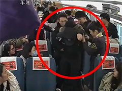 G1260次列车破例靠站3分钟 多方合力挽救生命