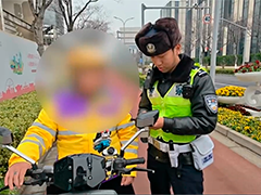 电动自行车超速频发 交警部门开展专项治理