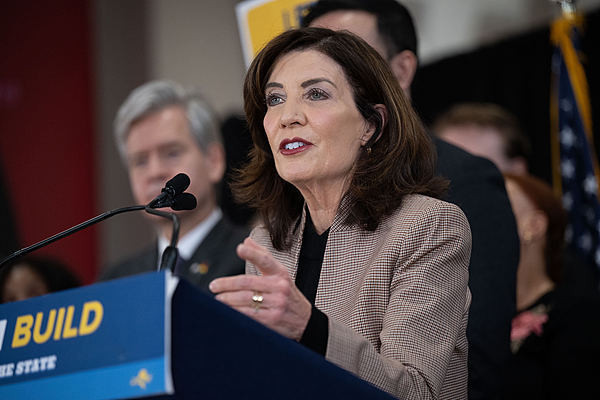 纽约州要求联邦政府退还135亿美元关税