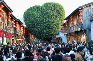 春节假期消费市场人气足亮点多