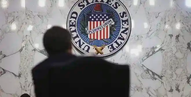 美中情局社交媒体上公开招募伊朗人