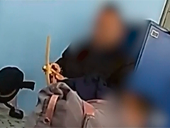 湖南江永 父子带木弩玩具枪进站被查 均属违禁品