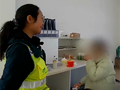 女子被雇主忘在服务区 高速交警暖心救助