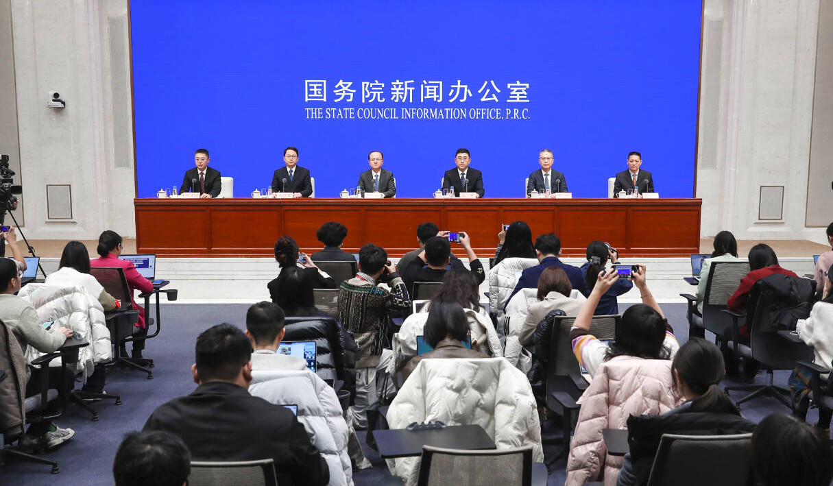 国务院政策例行吹风会今天举行 介绍去年国务院部门办理建议提案工作情况