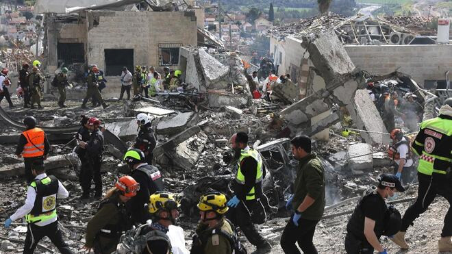 局势升级第二天 伊朗发起多波攻势