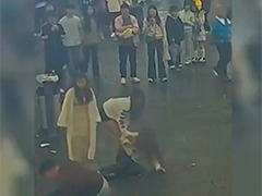 南宁休假民警3秒制服施暴者