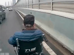 武汉八旬老人误上高架 警民合力安全护送