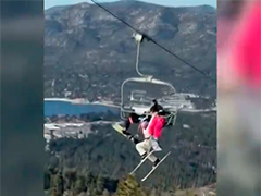 美国加州一滑雪者乘坐缆车途中滑落后获救