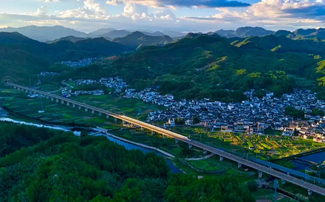 2026年春运 昨天全国铁路预计发送旅客1675万人次