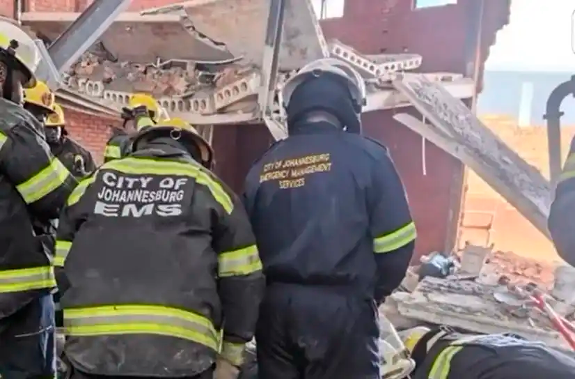 南非约翰内斯堡一建筑坍塌致9人死亡