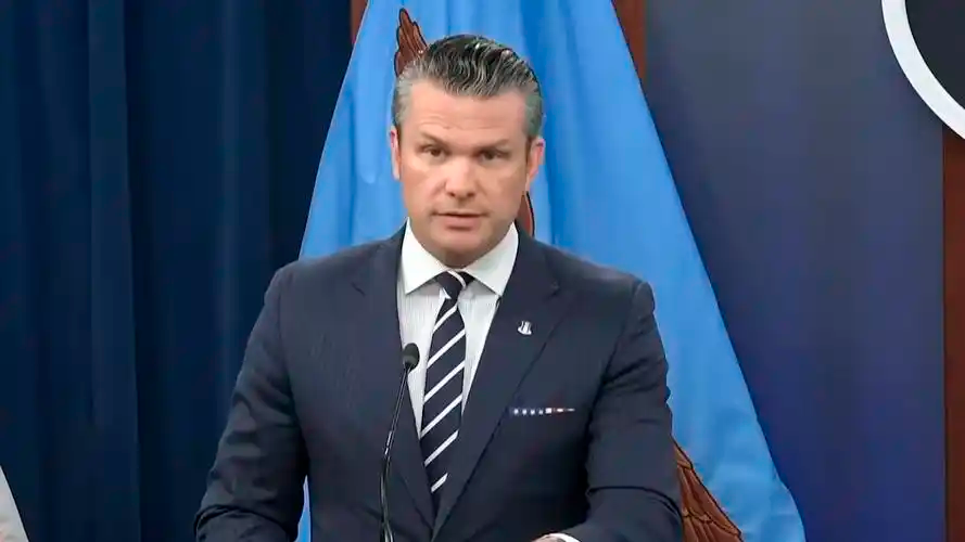 美防长称打击伊朗"不遵守交战规则"遭批