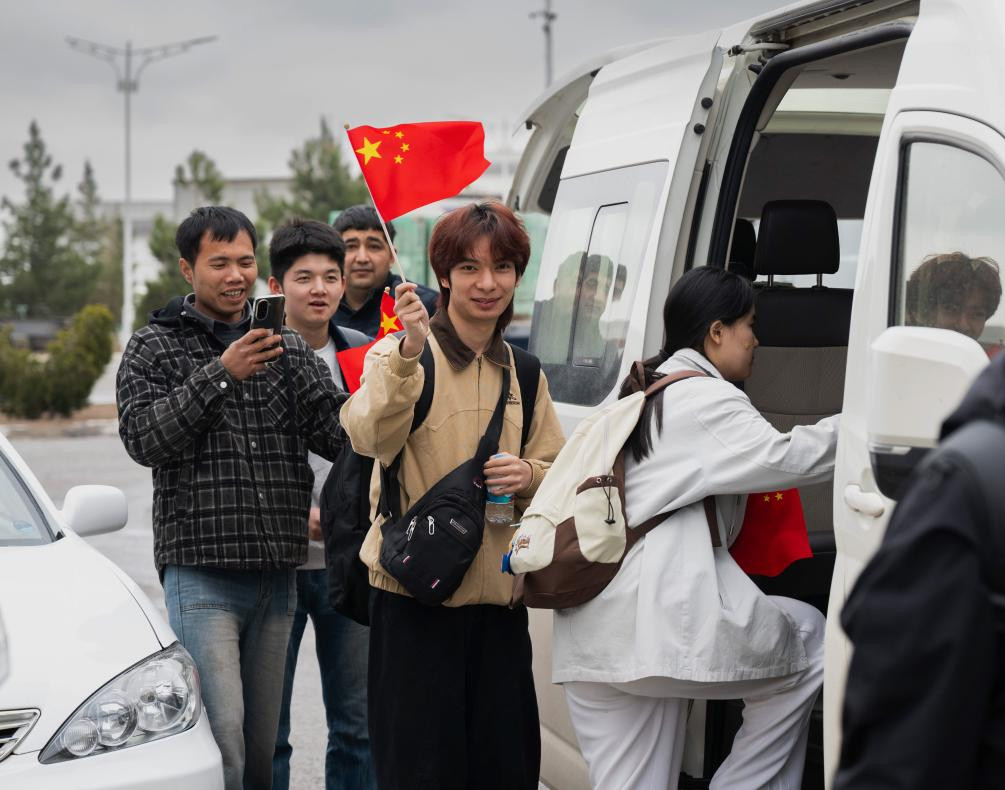 首批25名中国公民经土库曼斯坦撤离伊朗