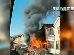 江苏淮安 九级伤残退役军人 站在火场扑救第一线