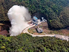 220吨级火箭发动机"蓝焱"完成整机试车