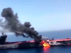 伊朗称在波斯湾北部击中一艘美国油轮