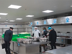 国务院食安办 完善法规标准 守护"舌尖上的安全"