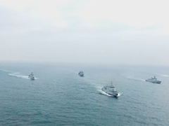 海军 安庆舰编队围绕多课目展开专攻精练