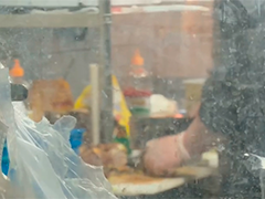 杯装牛肉火锅竟是鸭肉充数 上海宝山检察揪出5家售假外卖商户