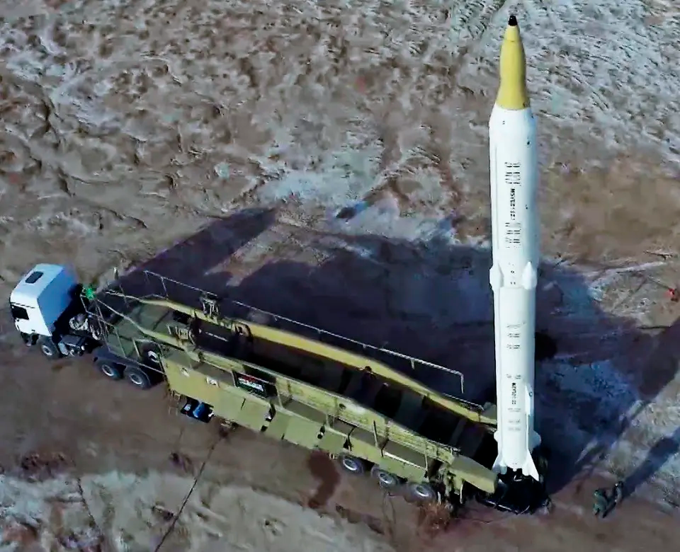 伊朗称用"泥石"弹道导弹打击以色列目标